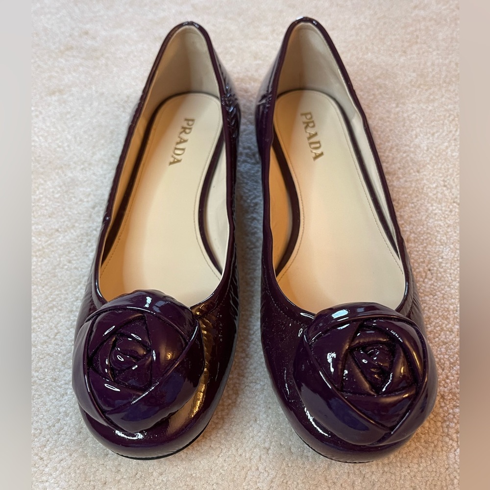 BRAND NEW Prada patent leather flats